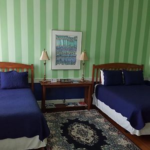 Queen Room Two Queen Beds